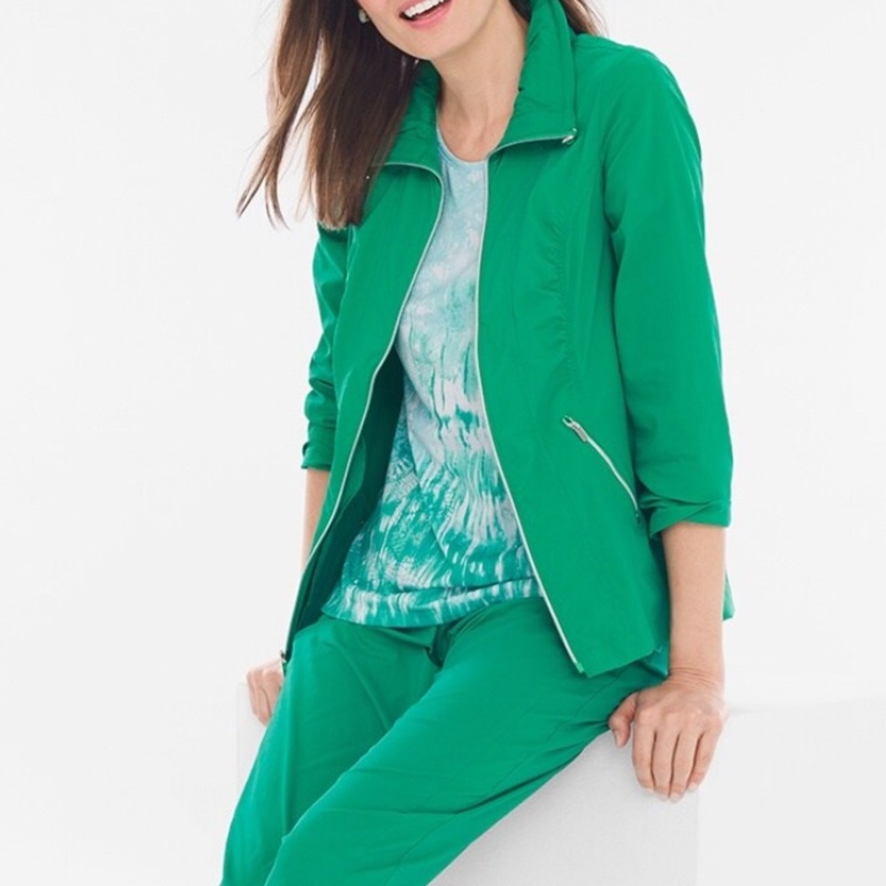 Chicos Zenergy lightweight workout casual Jacket Green Chico’s size 1 /women’s 8